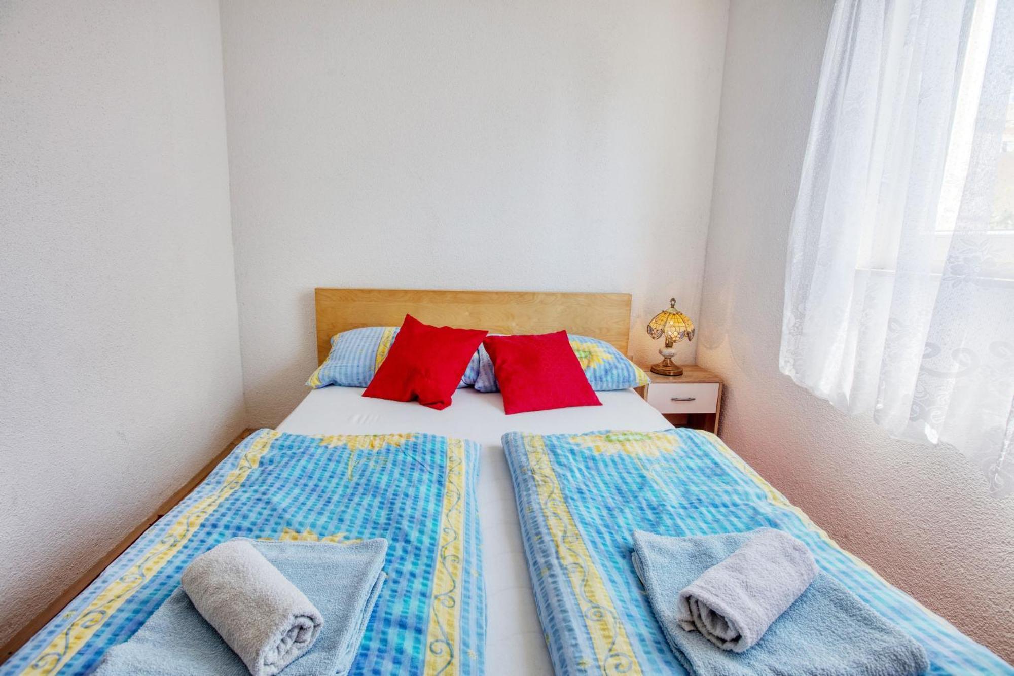 Apartments With A Parking Space Zablace, Sibenik - 4219 Стая снимка